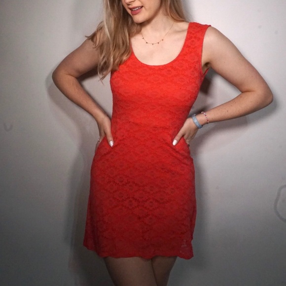 Open back, Keyhole High-Low Pink/Red Lace Dress - Picture 3 of 6